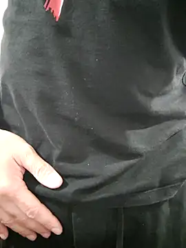 Snapshot of Bradd_32 chatting on 09/21/25, 05:25 Bradd 32 online show from 09/21/25, 05:25