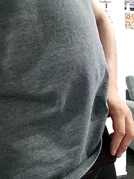 Snapshot of Bradd_32 chatting on 09/24/25, 02:37 Bradd 32 online show from 09/24/25, 02:37