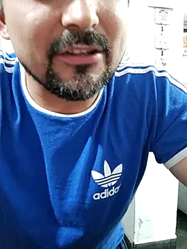 Snapshot of Bradd_32 chatting on 09/28/25, 05:13 Bradd 32 online show from 09/28/25, 05:13