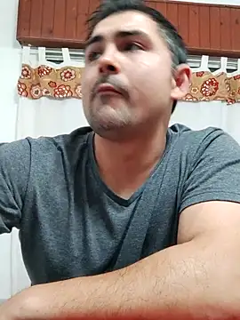 Snapshot of Bradd_32 chatting on 10/18/25, 02:36 Bradd 32 online show from 10/18/25, 02:36