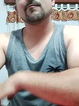 Snapshot of Bradd_32 chatting on 10/23/25, 02:11 Bradd 32 online show from 10/23/25, 02:11