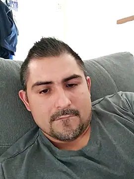 Snapshot of Bradd_32 chatting on 10/31/25, 05:14 Bradd 32 online show from 10/31/25, 05:14