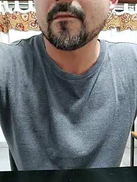 Snapshot of Bradd_32 chatting on 11/09/25, 02:21 Bradd 32 online show from 11/09/25, 02:21