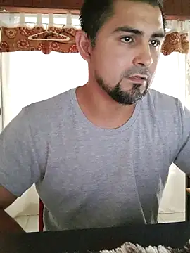 Snapshot of Bradd_32 chatting on 11/29/25, 05:27 Bradd 32 online show from 11/29/25, 05:27