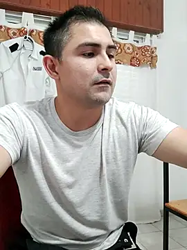 Snapshot of Bradd_32 chatting on 04/14/26, 11:27 Bradd 32 online show from 04/14/26, 11:27