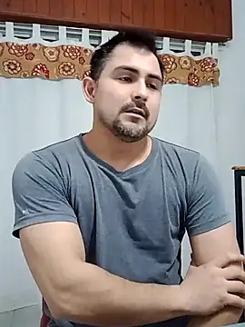 Snapshot of Bradd_32 chatting on 06/24/26, 02:43 Bradd 32 online show from 06/24/26, 02:43