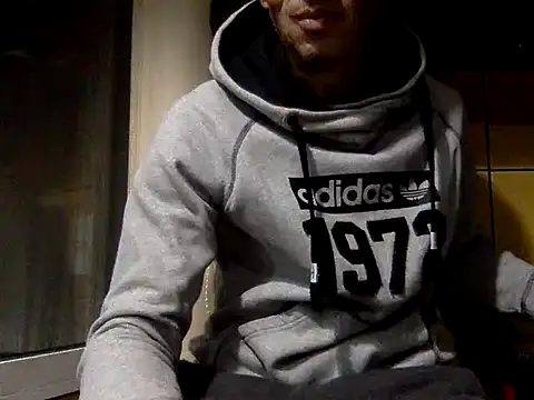 Snapshot of adiluci1 chatting on 10/24/25, 05:53 adiluci1 online show from 10/24/25, 05:53