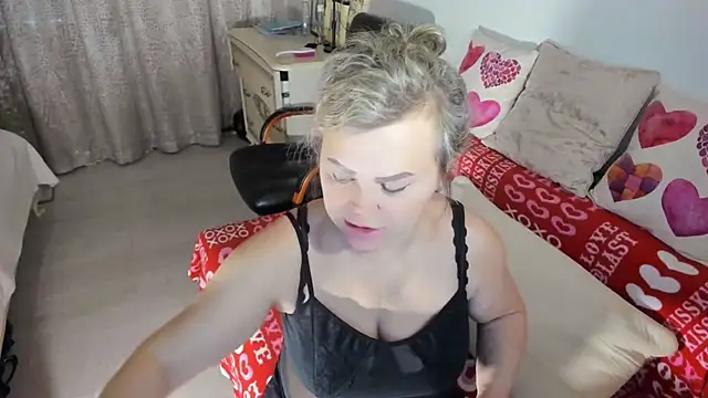 Snapshot of MildMature chatting on 02/28/26, 08:43 MildMature online show from 02/28/26, 08:43