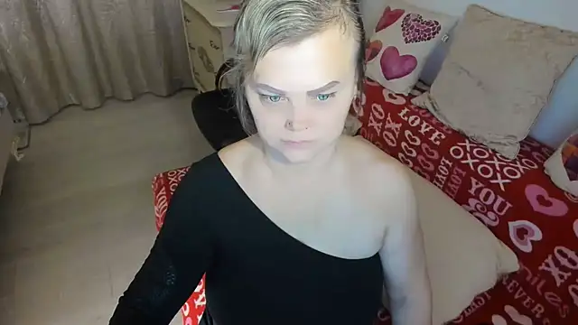 Snapshot of MildMature chatting on 04/09/26, 10:37 MildMature online show from 04/09/26, 10:37