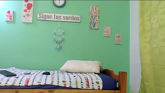 Snapshot of gatitasexygatitasexy chatting on 12/15/25, 07:18 gatitasexygatitasexy online show from 12/15/25, 07:18