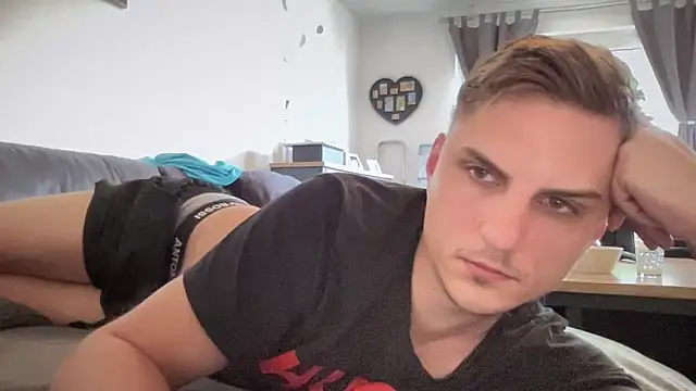 Sweetbooy90 online show from 05/13/26, 07:39