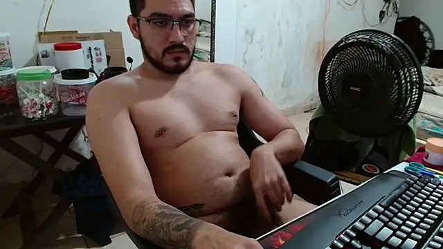 Snapshot of Leonino231 chatting on 11/22/25, 08:30 Leonino231 online show from 11/22/25, 08:30