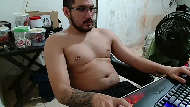 Snapshot of Leonino231 chatting on 11/25/25, 03:50 Leonino231 online show from 11/25/25, 03:50