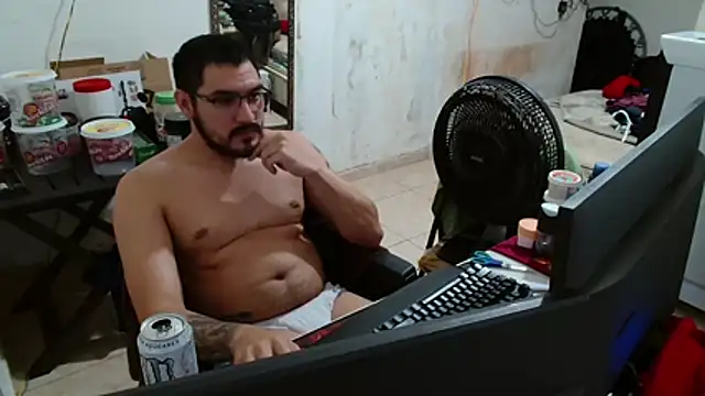 Snapshot of Leonino231 chatting on 12/04/25, 11:13 Leonino231 online show from 12/04/25, 11:13