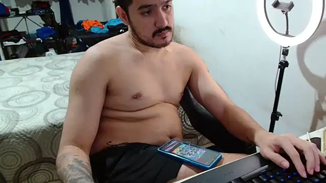 Snapshot of Leonino231 chatting on 03/18/26, 09:29 Leonino231 online show from 03/18/26, 09:29