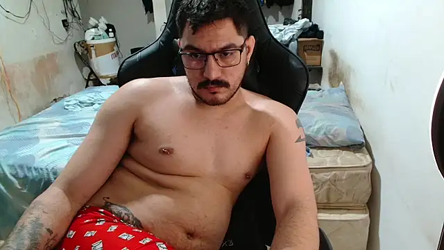 Snapshot of Leonino231 chatting on 06/27/26, 04:50 Leonino231 online show from 06/27/26, 04:50