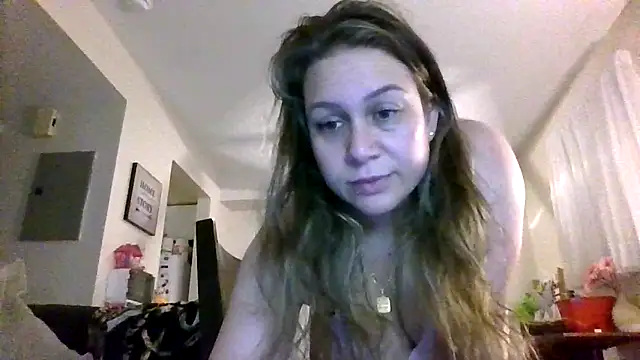 Snapshot of thedevinemama chatting on 06/15/26, 01:52 thedevinemama online show from 06/15/26, 01:52