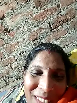 Snapshot of Savita992 chatting on 09/09/25, 05:12 Savita992 online show from 09/09/25, 05:12