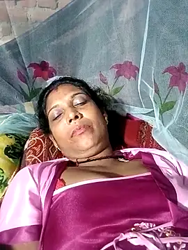 Snapshot of Savita992 chatting on 10/30/25, 09:37 Savita992 online show from 10/30/25, 09:37