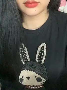 Linhtruong  online show from 11/05/25, 04:12