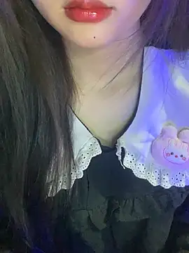 Snapshot of Linhtruong_ chatting on 03/18/26, 03:53 Linhtruong online show from 03/18/26, 03:53