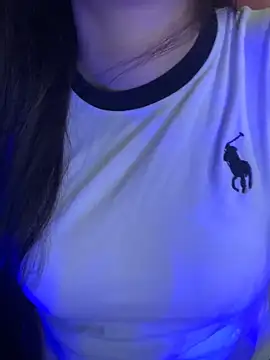 Snapshot of Linhtruong_ chatting on 04/11/26, 04:17 Linhtruong online show from 04/11/26, 04:17