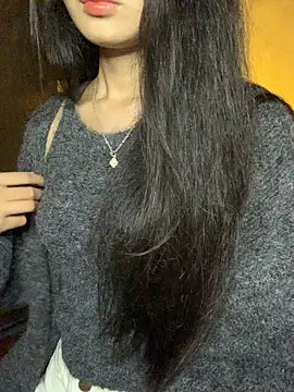 Snapshot of Nhinhi18 chatting on 11/12/25, 03:12 Nhinhi18 online show from 11/12/25, 03:12