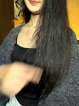 Snapshot of Nhinhi18 chatting on 11/24/25, 02:50 Nhinhi18 online show from 11/24/25, 02:50