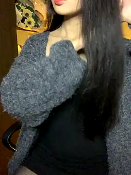 Snapshot of Nhinhi18 chatting on 11/25/25, 03:12 Nhinhi18 online show from 11/25/25, 03:12