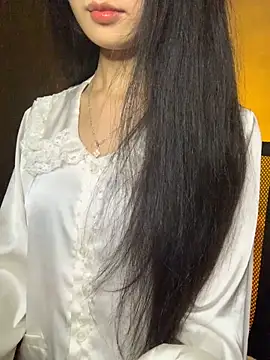 Snapshot of Nhinhi18 chatting on 11/27/25, 03:36 Nhinhi18 online show from 11/27/25, 03:36