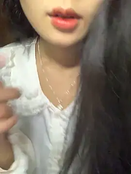 Snapshot of Nhinhi18 chatting on 12/02/25, 02:12 Nhinhi18 online show from 12/02/25, 02:12