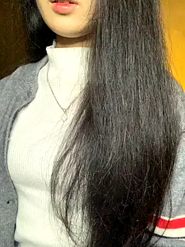 Snapshot of Nhinhi18 chatting on 12/15/25, 02:54 Nhinhi18 online show from 12/15/25, 02:54