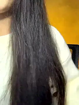 Snapshot of Nhinhi18 chatting on 01/08/26, 03:36 Nhinhi18 online show from 01/08/26, 03:36