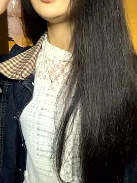 Snapshot of Nhinhi18 chatting on 01/17/26, 04:11 Nhinhi18 online show from 01/17/26, 04:11