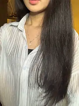 Snapshot of Nhinhi18 chatting on 02/28/26, 04:30 Nhinhi18 online show from 02/28/26, 04:30