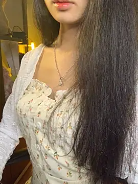 Snapshot of Nhinhi18 chatting on 03/15/26, 04:13 Nhinhi18 online show from 03/15/26, 04:13