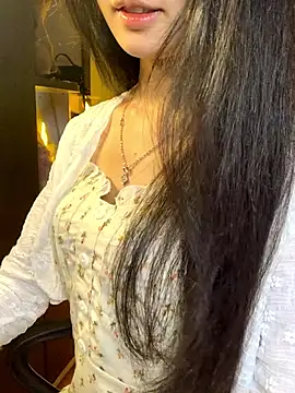 Snapshot of Nhinhi18 chatting on 03/24/26, 03:50 Nhinhi18 online show from 03/24/26, 03:50