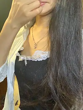 Snapshot of Nhinhi18 chatting on 03/31/26, 02:39 Nhinhi18 online show from 03/31/26, 02:39