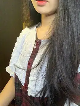 Snapshot of Nhinhi18 chatting on 04/09/26, 02:22 Nhinhi18 online show from 04/09/26, 02:22