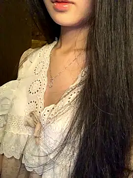 Snapshot of Nhinhi18 chatting on 04/10/26, 03:39 Nhinhi18 online show from 04/10/26, 03:39