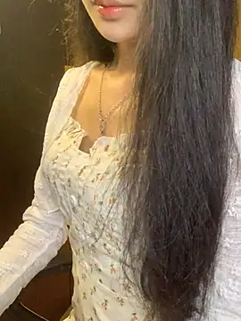 Snapshot of Nhinhi18 chatting on 04/13/26, 02:11 Nhinhi18 online show from 04/13/26, 02:11