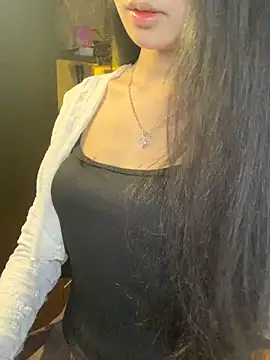 Snapshot of Nhinhi18 chatting on 04/21/26, 03:17 Nhinhi18 online show from 04/21/26, 03:17