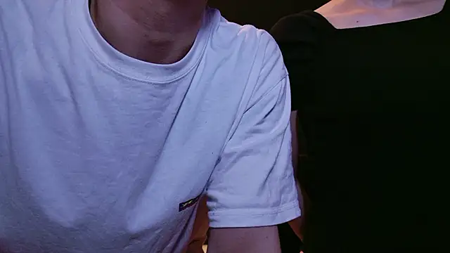 Snapshot of C-4bomb chatting on 09/19/25, 01:45 C-4bomb online show from 09/19/25, 01:45