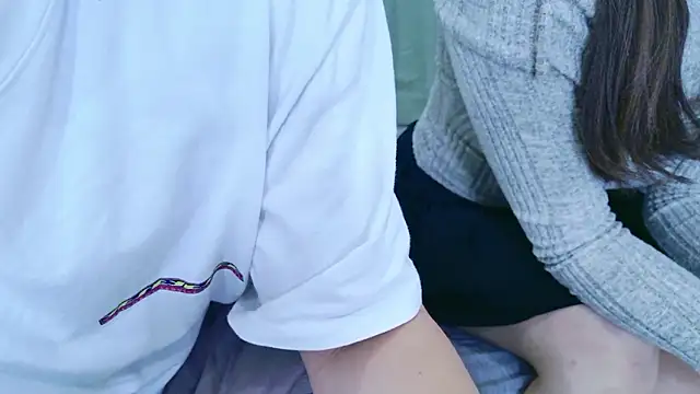 Snapshot of C-4bomb chatting on 11/16/25, 08:53 C-4bomb online show from 11/16/25, 08:53