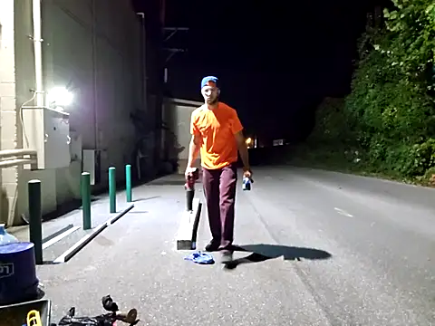 Snapshot of sloppytopkins chatting on 09/17/25, 06:26 sloppytopkins online show from 09/17/25, 06:26