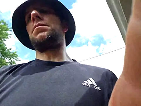 Snapshot of sloppytopkins chatting on 04/28/26, 06:35 sloppytopkins online show from 04/28/26, 06:35