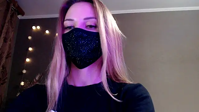 Snapshot of Iris_lave chatting on 04/18/26, 07:07 Iris lave online show from 04/18/26, 07:07