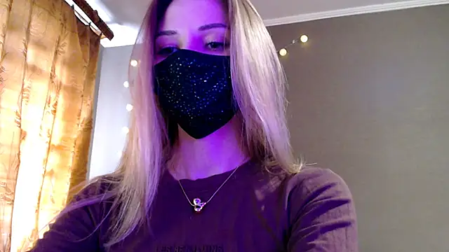 Snapshot of Iris_lave chatting on 04/20/26, 02:31 Iris lave online show from 04/20/26, 02:31