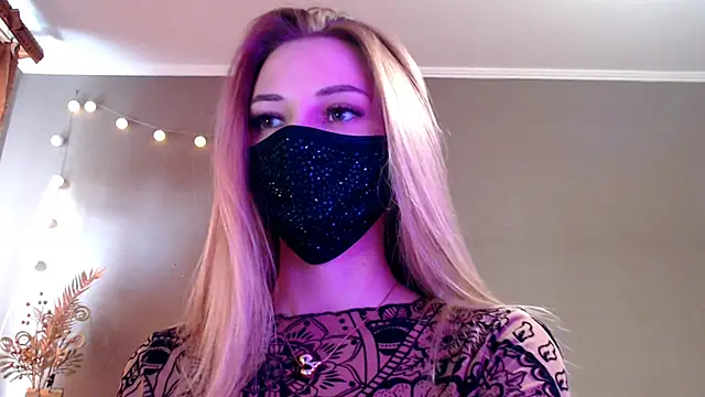 Snapshot of Iris_lave chatting on 04/25/26, 03:20 Iris lave online show from 04/25/26, 03:20