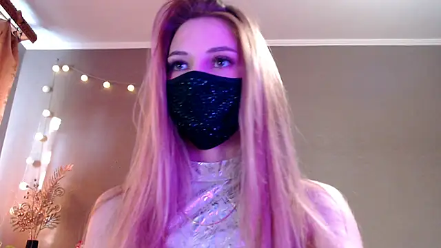 Snapshot of Iris_lave chatting on 05/03/26, 03:51 Iris lave online show from 05/03/26, 03:51